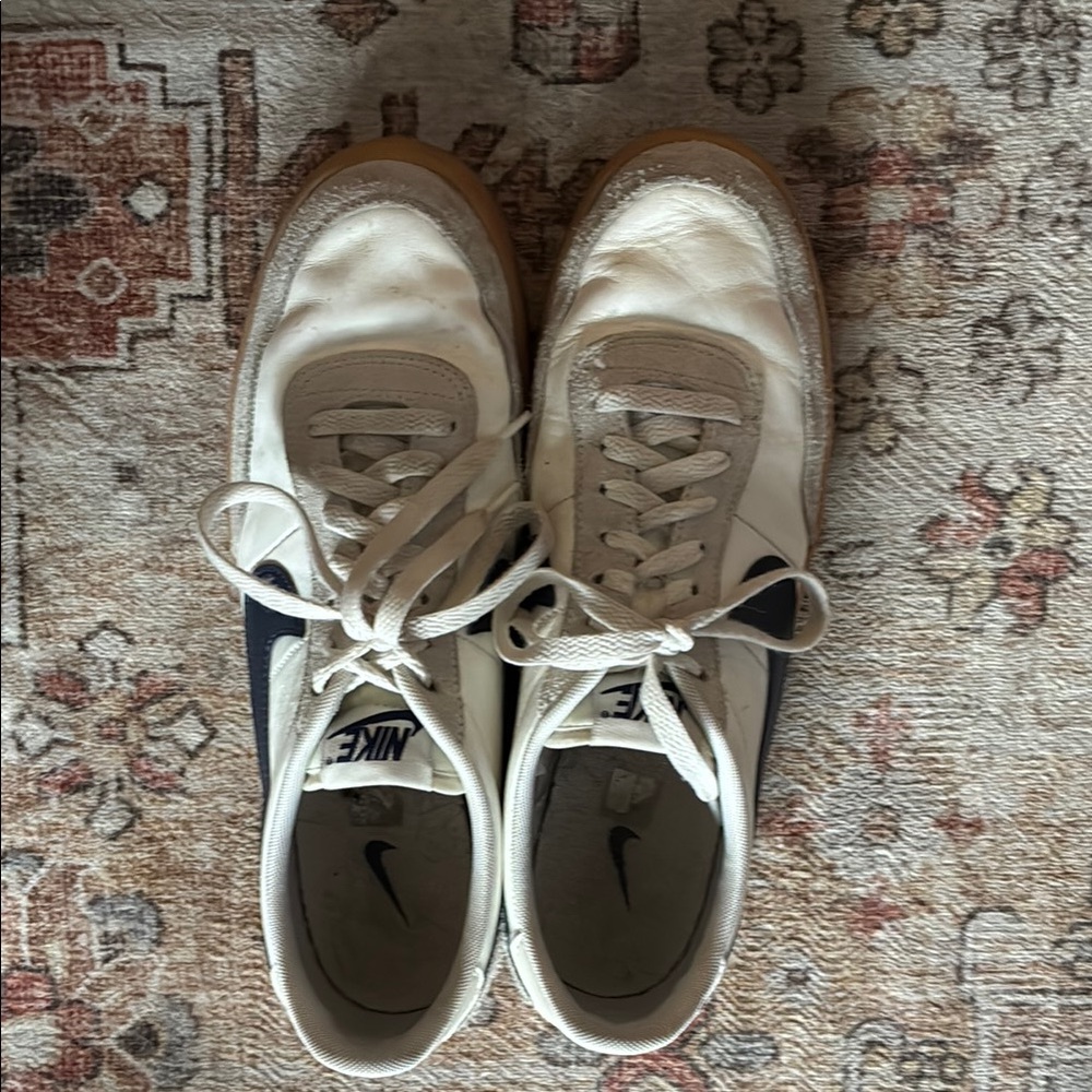 Men’s Nike kill shots 11.5